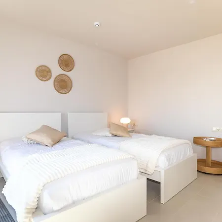 Seven Seafront 3*