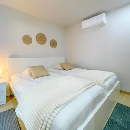 Seven Seafront 3* البوفيرا