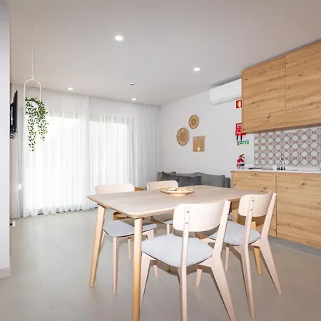 Seven Seafront 3* البوفيرا